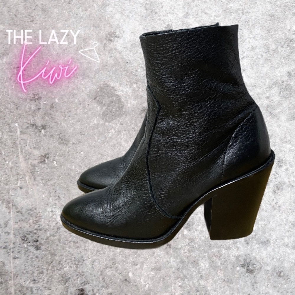L'INTERVALLE Leather Ankle Boot Size 7.5